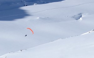 Finn flying in the Vallee blanche Finn flying in the Vallee blanche